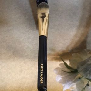 💫CLOSING SALE💫Estée Lauder foundation brush